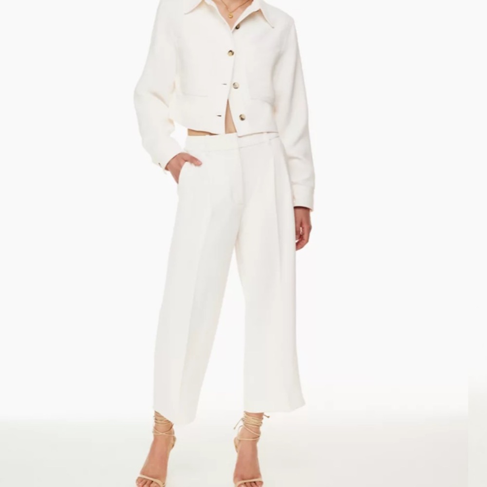 Perfect condition Aritzia famous effortless pant